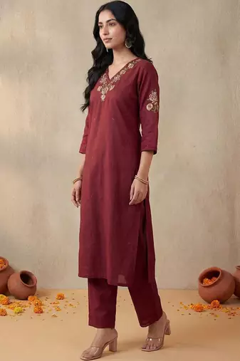 Women Ethnic Motifs Embroidered Regular Thread Work Pure Cotton Kurta with Trousers