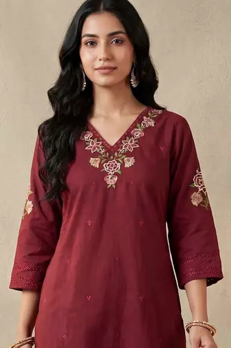Women Ethnic Motifs Embroidered Regular Thread Work Pure Cotton Kurta with Trousers