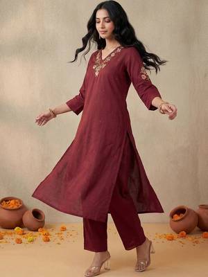 Women Ethnic Motifs Embroidered Regular Thread Work Pure Cotton Kurta with Trousers 3