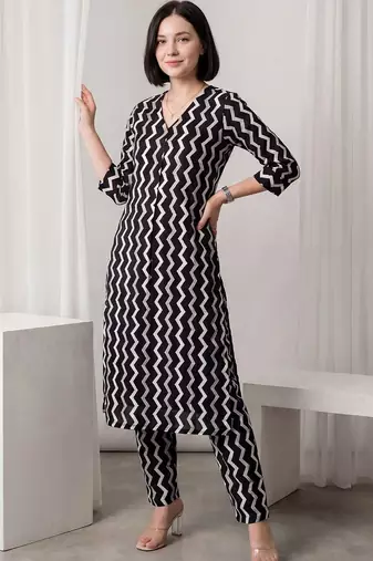 Women Printed Regular Pure Cotton Kurta with Trousers