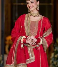Women Ethnic Motifs Embroidered Regular Kurta with Trousers & With Dupatta