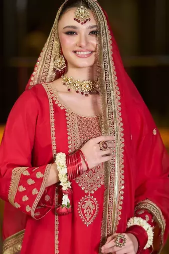 Women Ethnic Motifs Embroidered Regular Kurta with Trousers & With Dupatta