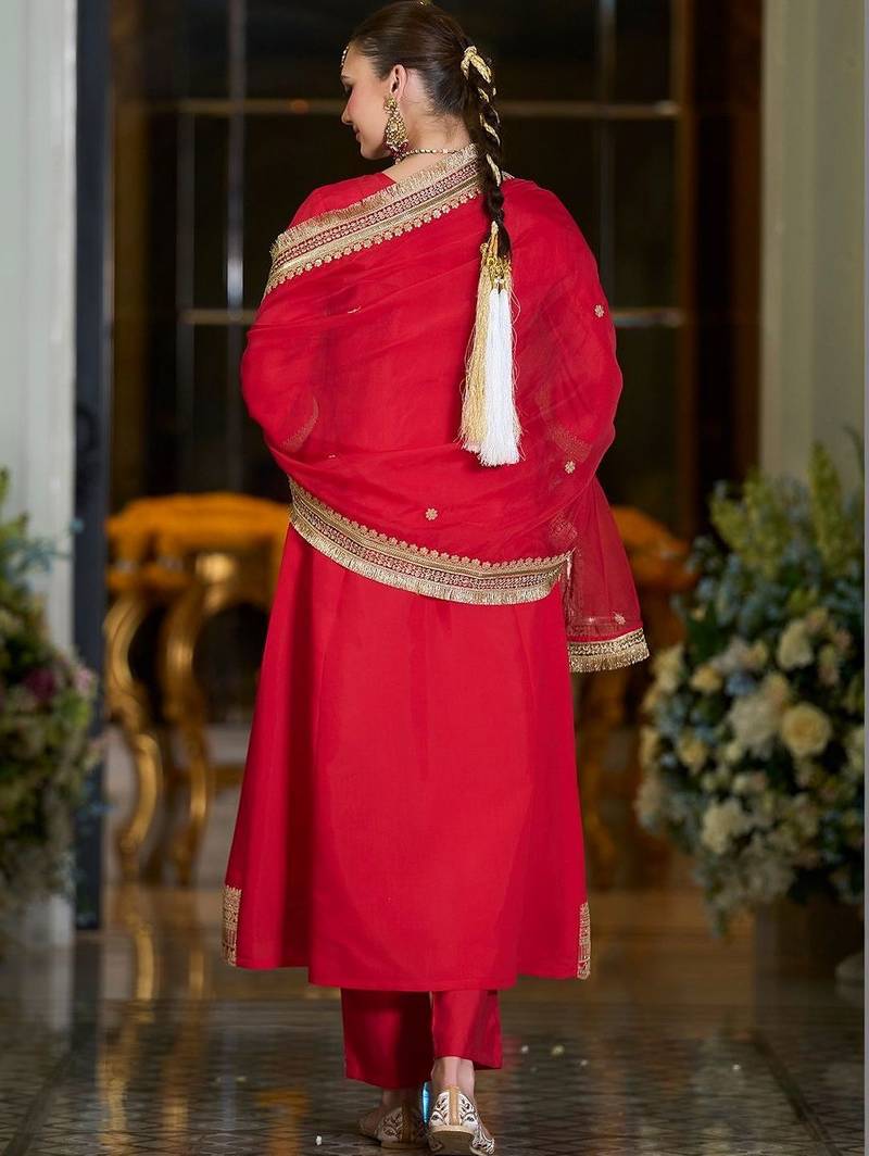 Women Ethnic Motifs Embroidered Regular Kurta with Trousers & With Dupatta