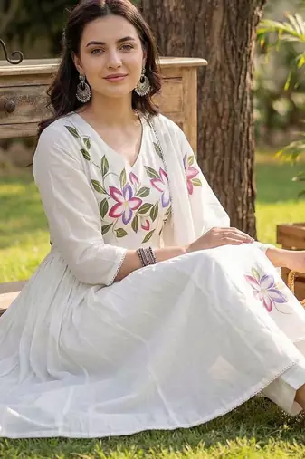 Women Floral Printed Regular Pure Cotton Kurta with Trousers & With Dupatta