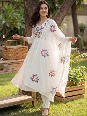 Women Floral Printed Regular Pure Cotton Kurta with Trousers & With Dupatta 6