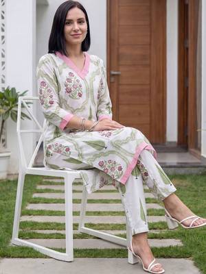 Women Floral Printed Regular Pure Cotton Kurta with Trousers 5