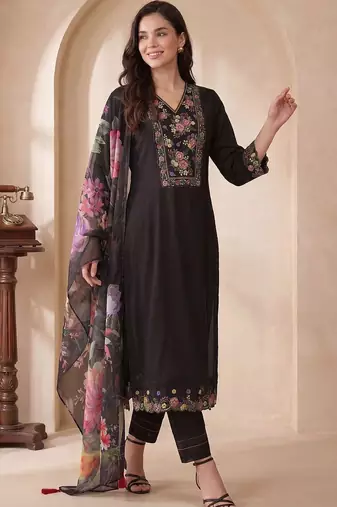 Women Floral Embroidered Regular Thread Work Liva Kurta with Trousers & With Dupatta