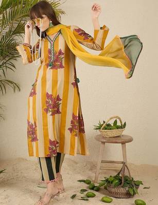 Women Printed Regular Pure Cotton Kurta with Trousers & With Dupatta 1