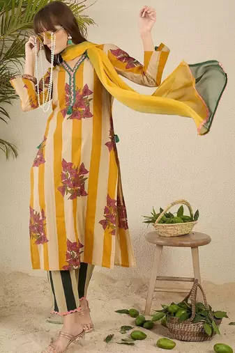 Women Printed Regular Pure Cotton Kurta with Trousers & With Dupatta