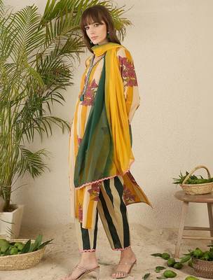 Women Printed Regular Pure Cotton Kurta with Trousers & With Dupatta 3