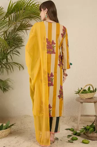 Women Printed Regular Pure Cotton Kurta with Trousers & With Dupatta