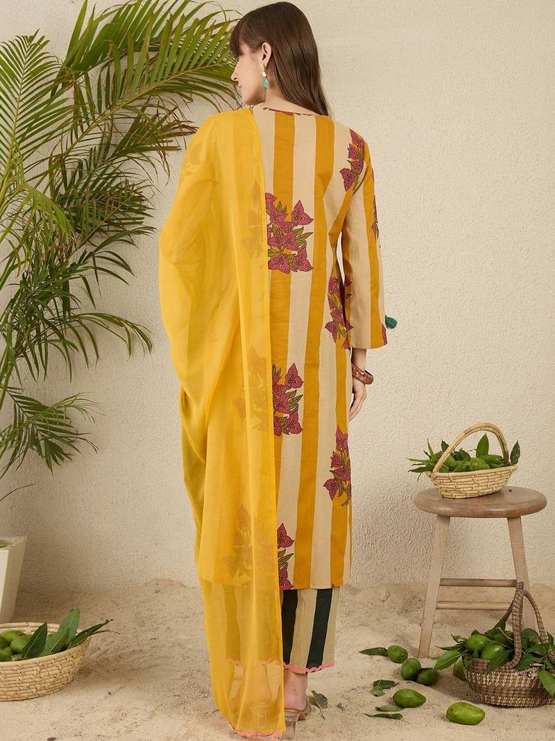 Women Printed Regular Pure Cotton Kurta with Trousers & With Dupatta