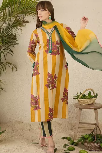 Women Printed Regular Pure Cotton Kurta with Trousers & With Dupatta