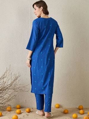 Women Printed Regular Pure Cotton Kurta with Trousers 4