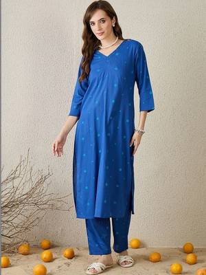 Women Printed Regular Pure Cotton Kurta with Trousers 6