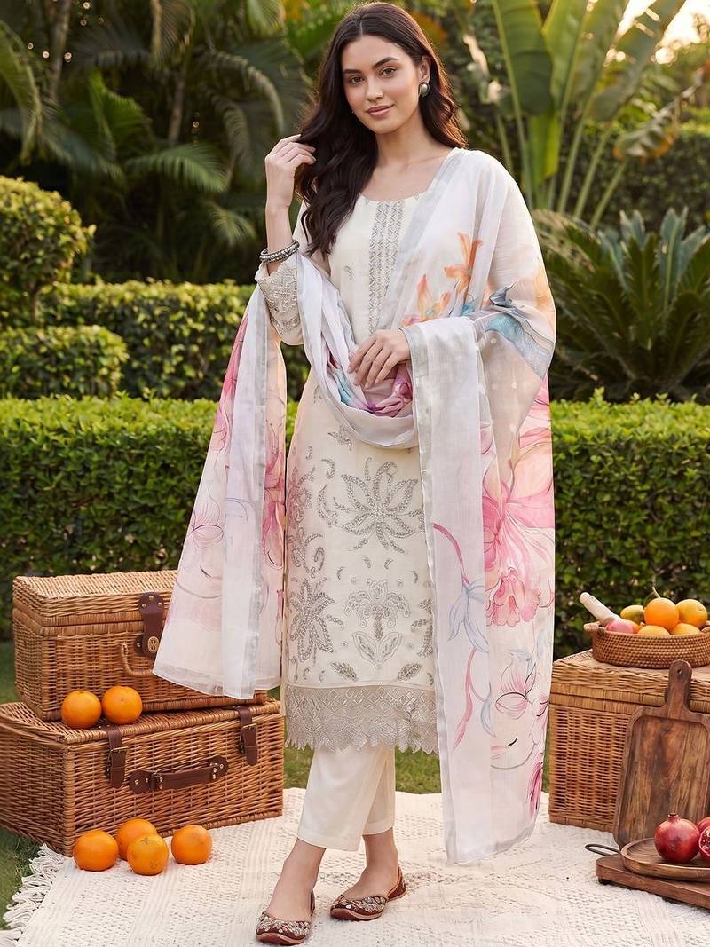 Women Floral Embroidered Regular Thread Work Kurta with Trousers & With Dupatta