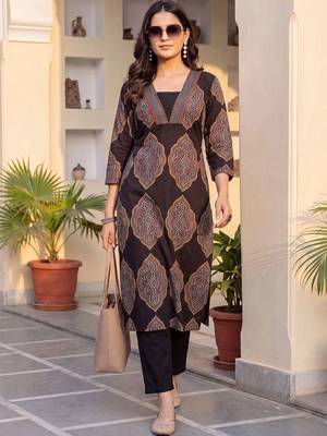 Women Ethnic Motifs Printed Regular Pure Cotton Kurta with Trousers 1
