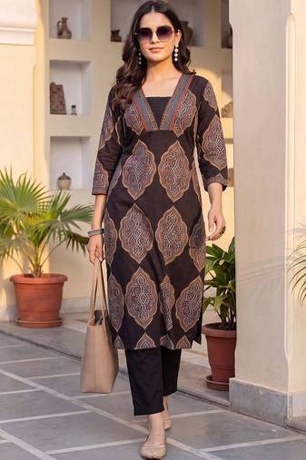Women Ethnic Motifs Printed Regular Pure Cotton Kurta with Trousers