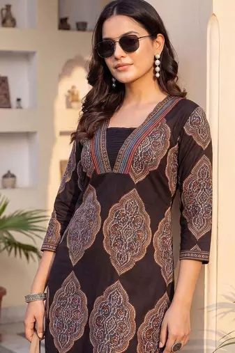 Women Ethnic Motifs Printed Regular Pure Cotton Kurta with Trousers