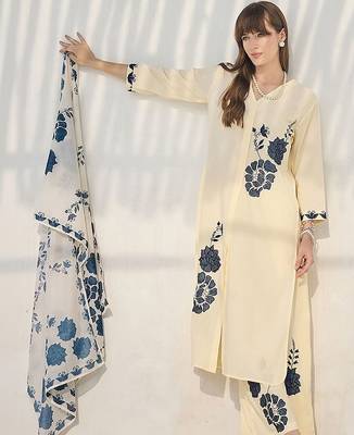 Women Floral Printed Regular Kurta with Palazzos & With Dupatta 1