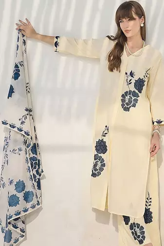 Women Floral Printed Regular Kurta with Palazzos & With Dupatta