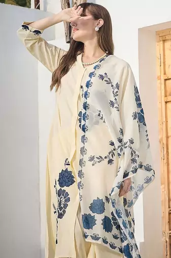 Women Floral Printed Regular Kurta with Palazzos & With Dupatta