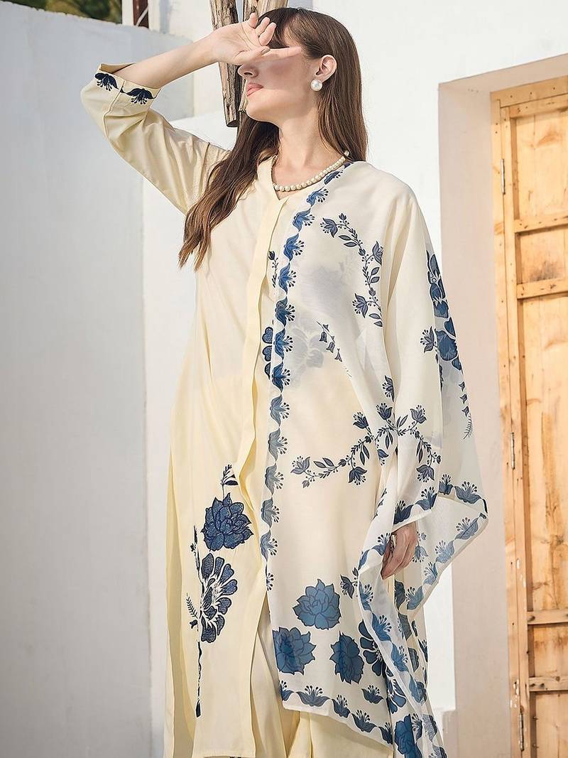 Women Floral Printed Regular Kurta with Palazzos & With Dupatta