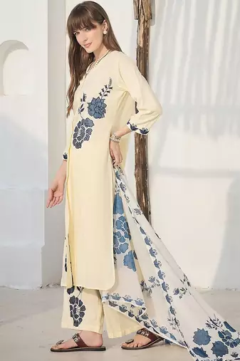 Women Floral Printed Regular Kurta with Palazzos & With Dupatta