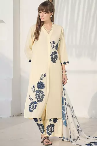 Women Floral Printed Regular Kurta with Palazzos & With Dupatta