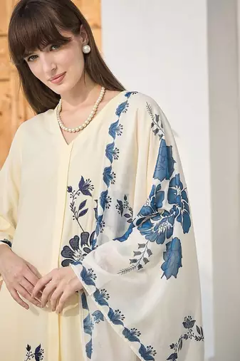 Women Floral Printed Regular Kurta with Palazzos & With Dupatta