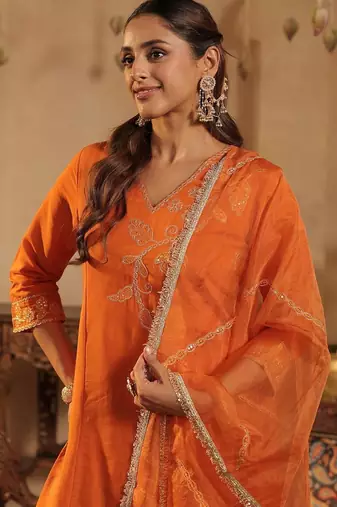 Women Ethnic Motifs Embroidered Regular Kurta with Trousers & With Dupatta