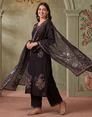 Women Floral Embroidered Regular Thread Work Kurta with Palazzos & With Dupatta 2