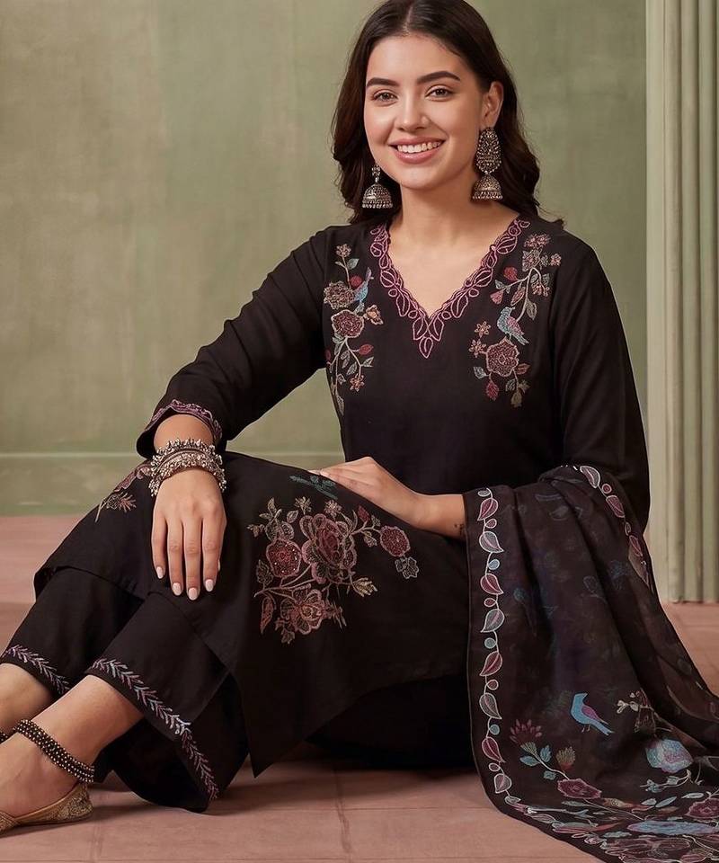 Women Floral Embroidered Regular Thread Work Kurta with Palazzos & With Dupatta