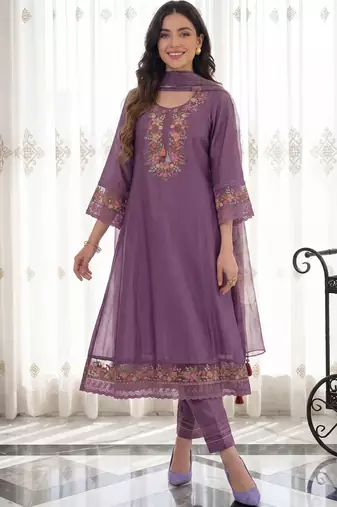 Women Floral Embroidered Regular Thread Work Liva Kurta with Trousers & With Dupatta