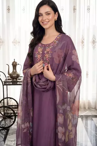 Women Floral Embroidered Regular Thread Work Liva Kurta with Trousers & With Dupatta