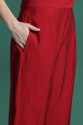 Women Floral Embroidered Thread Work Kurta with Trousers & With Dupatta