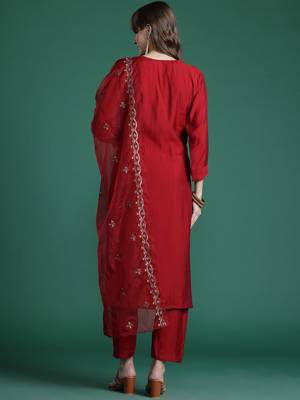 Women Floral Embroidered Thread Work Kurta with Trousers & With Dupatta 8