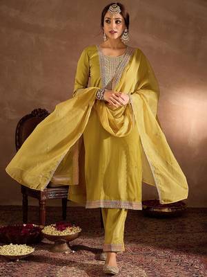 Floral Yoke Design Thread Work Straight Kurta 1