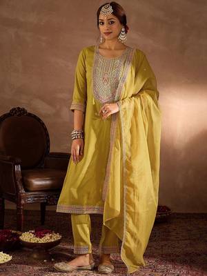 Floral Yoke Design Thread Work Straight Kurta 5