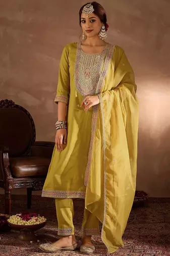 Floral Yoke Design Thread Work Straight Kurta