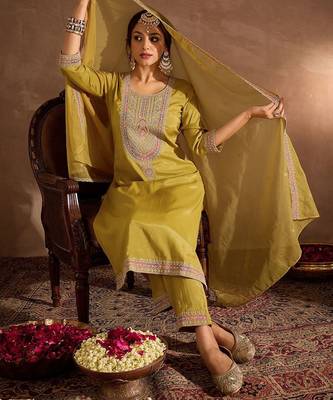 Floral Yoke Design Thread Work Straight Kurta 6