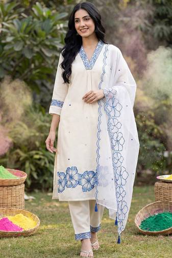 Floral Embroidered Thread Work Straight Kurta With Trousers & Dupatta