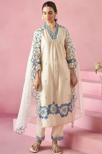 Floral Embroidered Thread Work Straight Kurta With Trousers & Dupatta