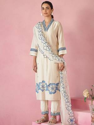Floral Embroidered Thread Work Straight Kurta With Trousers & Dupatta 5
