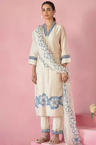 Floral Embroidered Thread Work Straight Kurta With Trousers & Dupatta