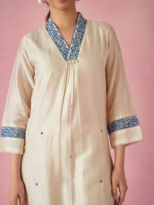 Floral Embroidered Thread Work Straight Kurta With Trousers & Dupatta 6