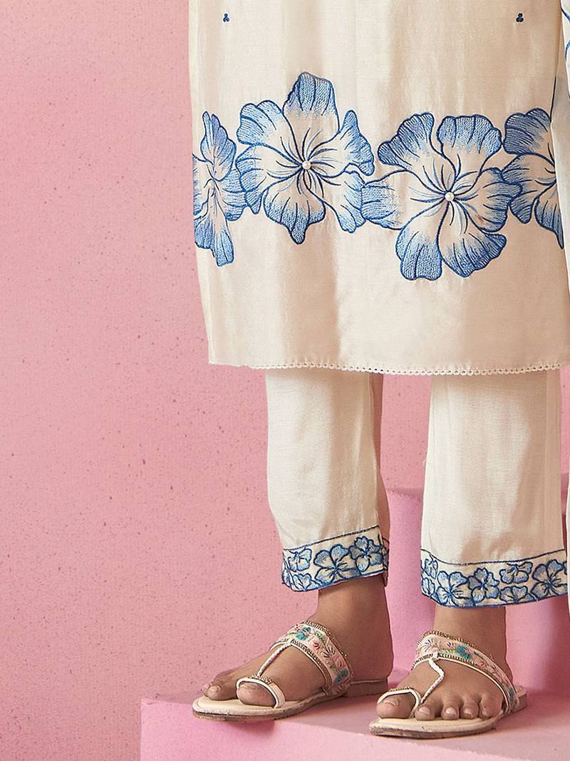 Floral Embroidered Thread Work Straight Kurta With Trousers & Dupatta