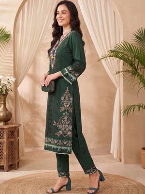 Women Floral Embroidered Regular Thread Work Kurta with Trousers & With Dupatta 3