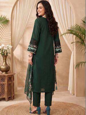 Women Floral Embroidered Regular Thread Work Kurta with Trousers & With Dupatta 4