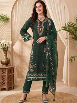 Women Floral Embroidered Regular Thread Work Kurta with Trousers & With Dupatta 6